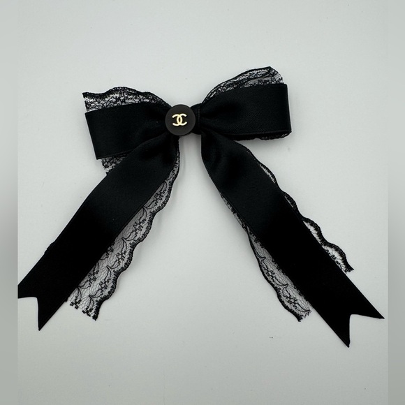 Chanel Button & Black Satin Lace  Bow - Picture 1 of 9